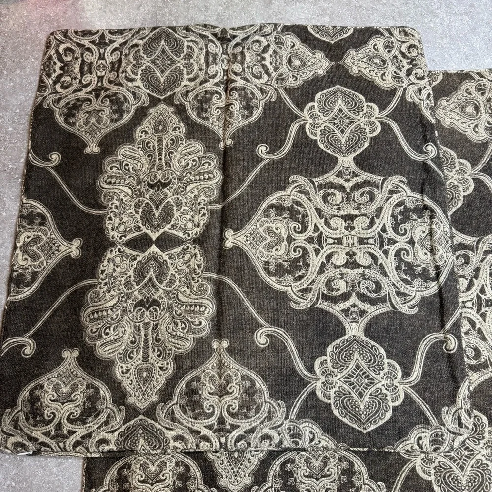 Set of 4 Pottery Barn Alana Brown Paisley Pillow Case Shams 24x24